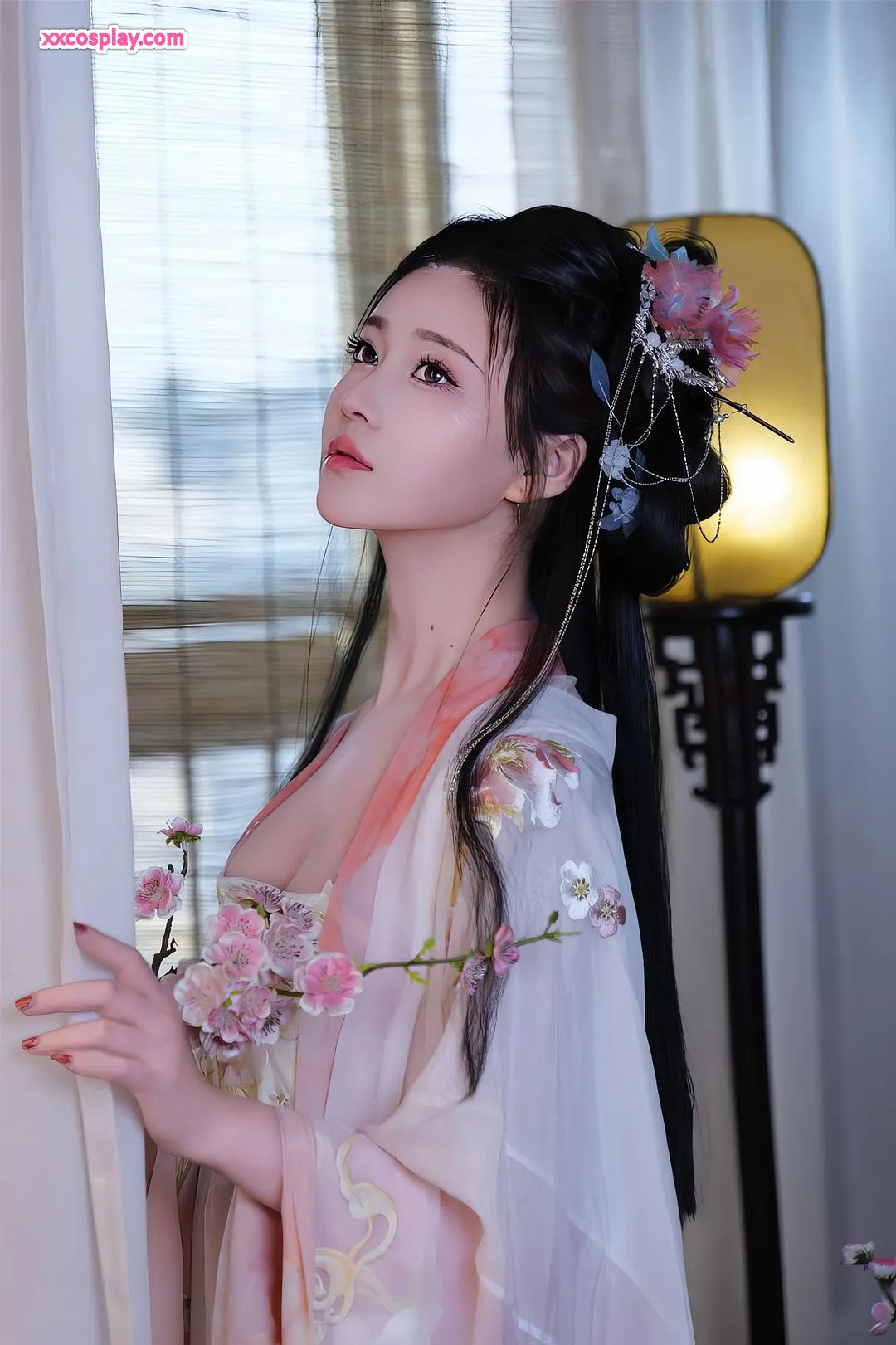 Niannian in Nishang Hanfu